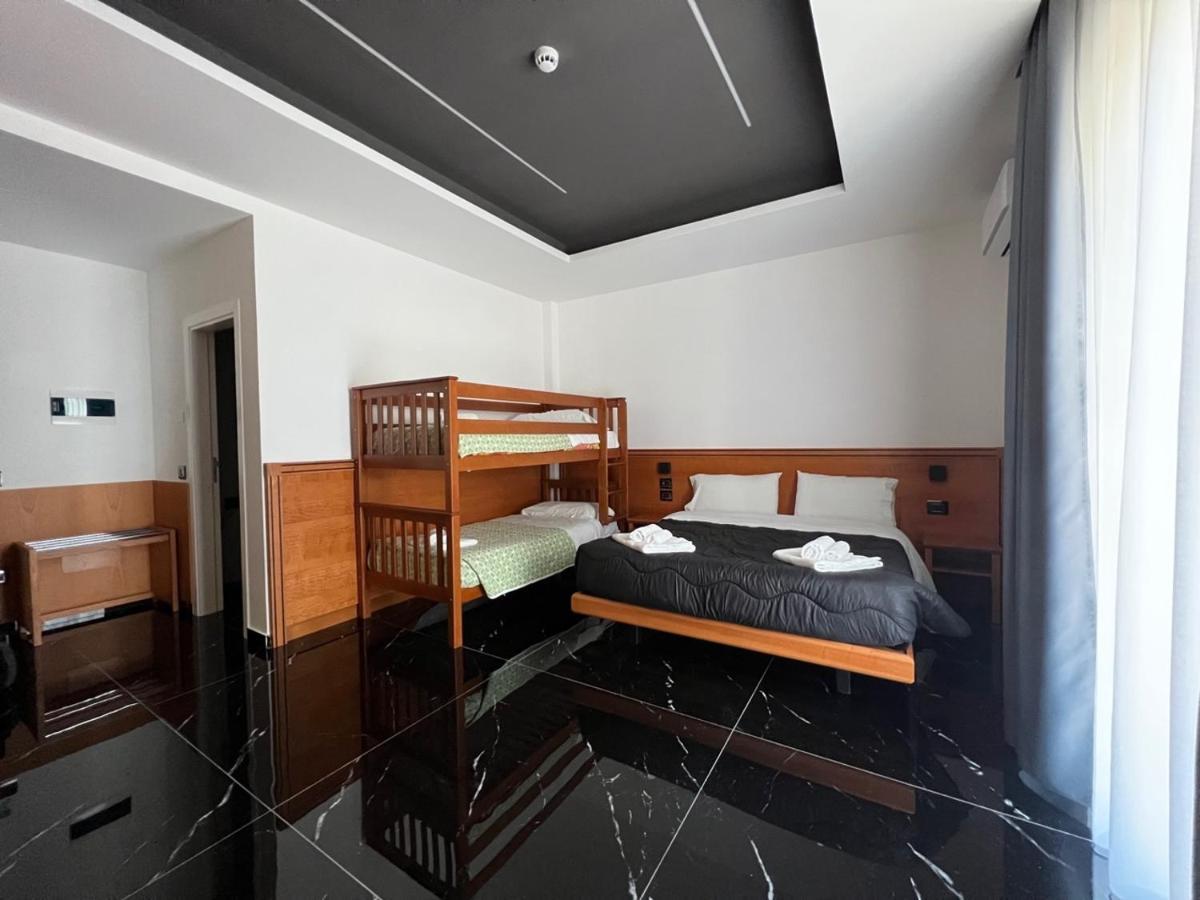 Hotel Tea Deluxe - Praia Praia a Mare Dış mekan fotoğraf